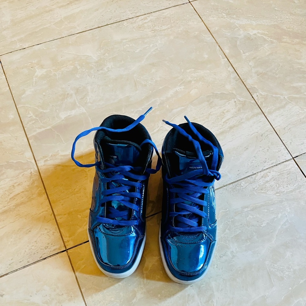 Boys used size 5.5 Skechers energy lights shoes